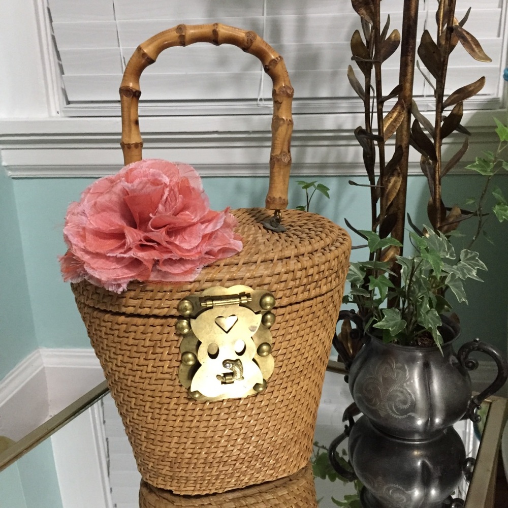 VINTAGE wicker purse